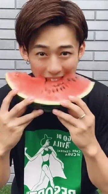 吃瓜小哥网红视频,吃瓜小哥带你领略网红视频的魅力 第3张 吃瓜小哥网红视频,吃瓜小哥带你领略网红视频的魅力 第3张